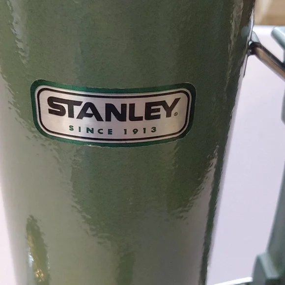 Classic Aladdin Stanley Thermos Vacuum Bottle 1.1 Quart - Picture 2 of 9